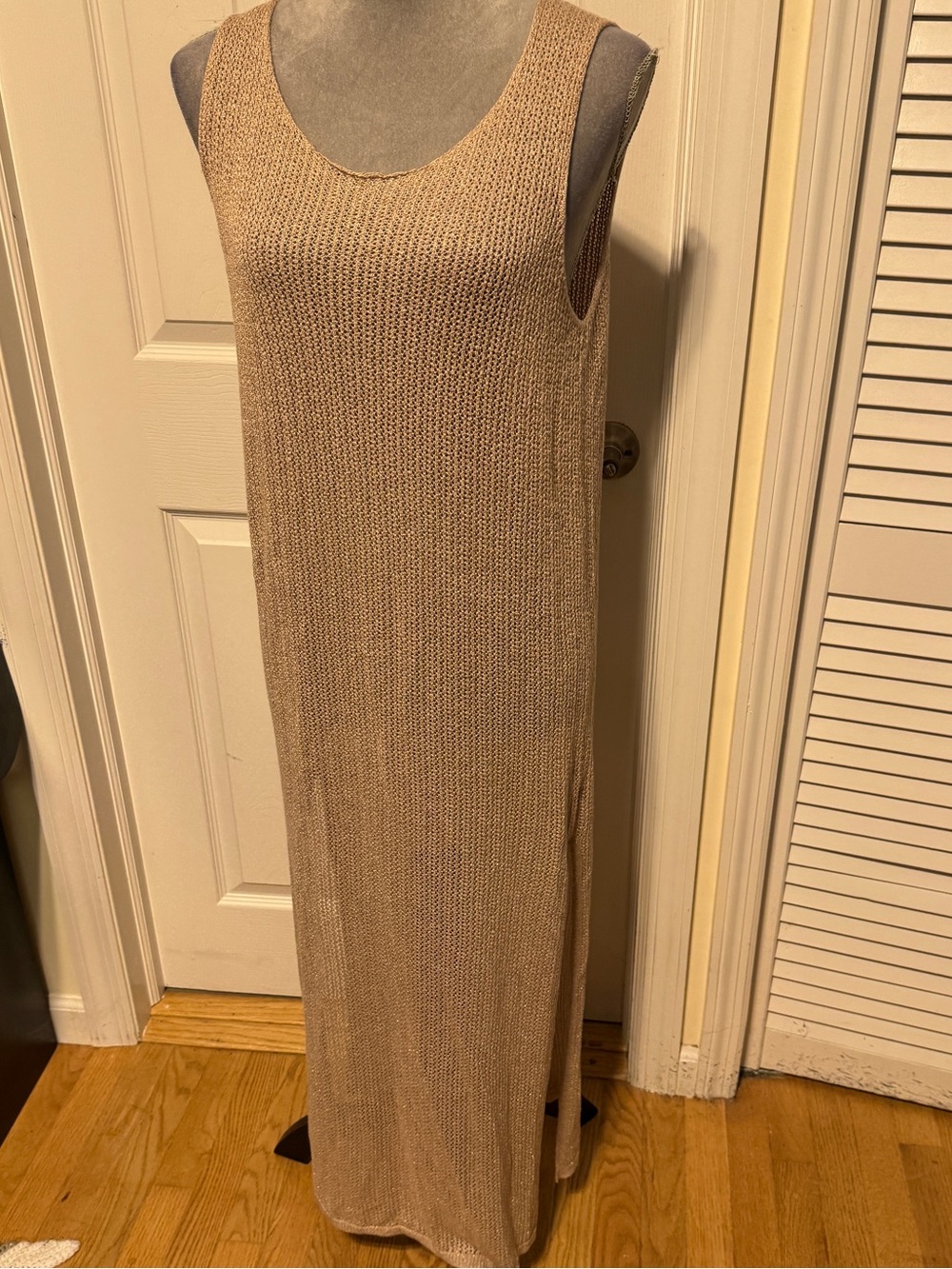 Moon & Madison Maxi Dress
Womens XL Rose Gold Metallic
Lurex Knit